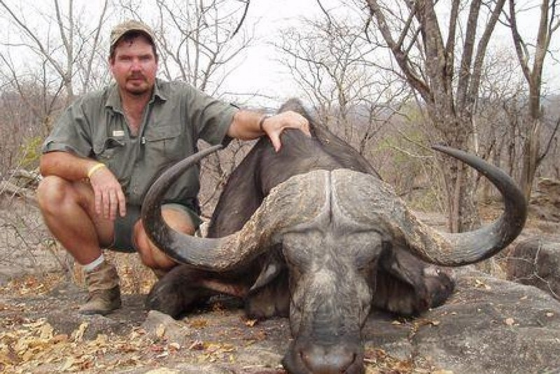  Zažite divočinu / Zimbabwe - poľovačka na slona a byvola - foto