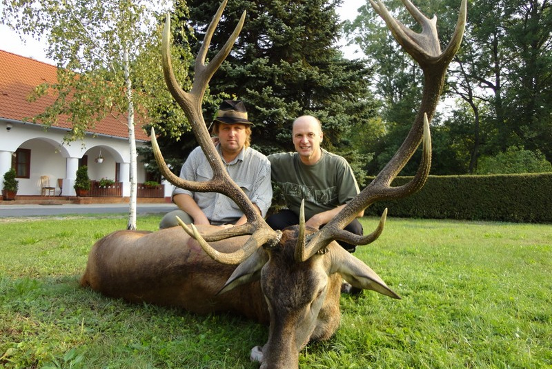  Najbližšie poľovačky / Poľovačka na jeleňa - foto