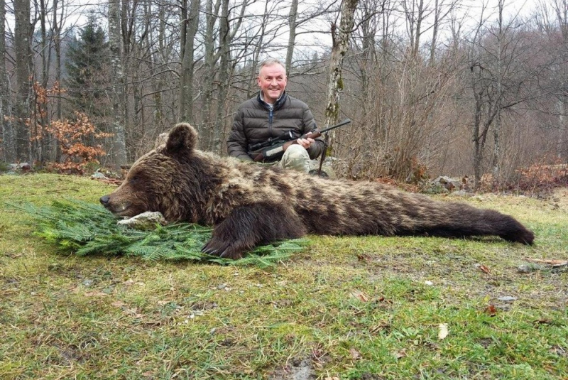  Poľovačky / Poľovačka na medveďa v Chorvátsku - foto