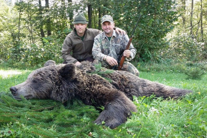  Poľovačky / Poľovačka na medveďa v Chorvátsku - foto