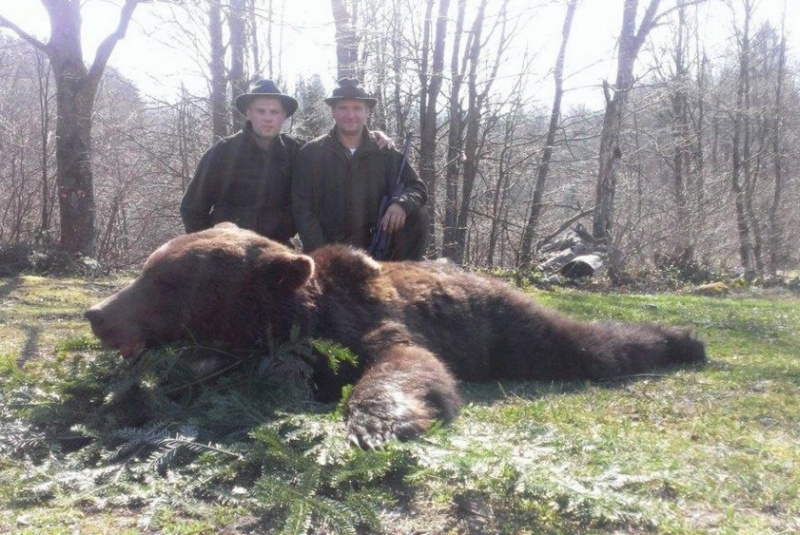  Poľovačky / Poľovačka na medveďa v Chorvátsku - foto