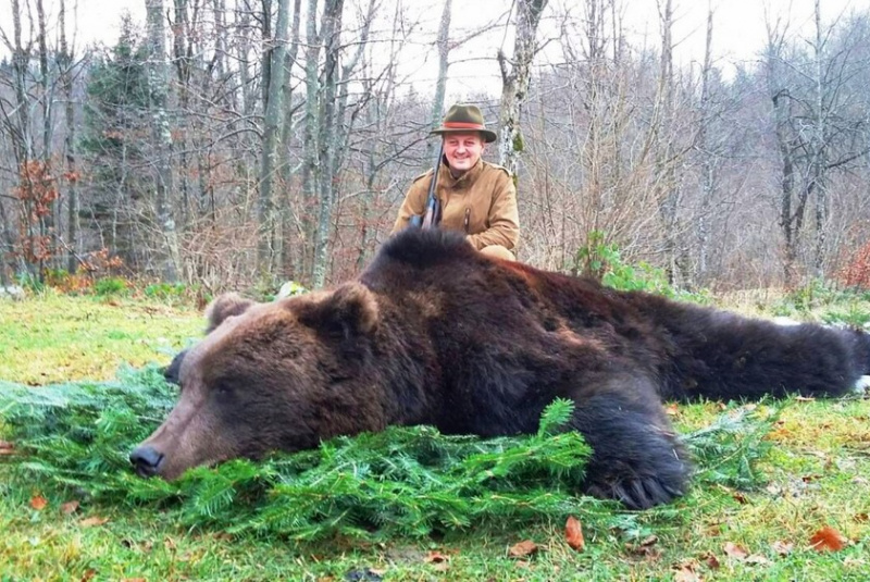  Poľovačky / Poľovačka na medveďa v Chorvátsku - foto